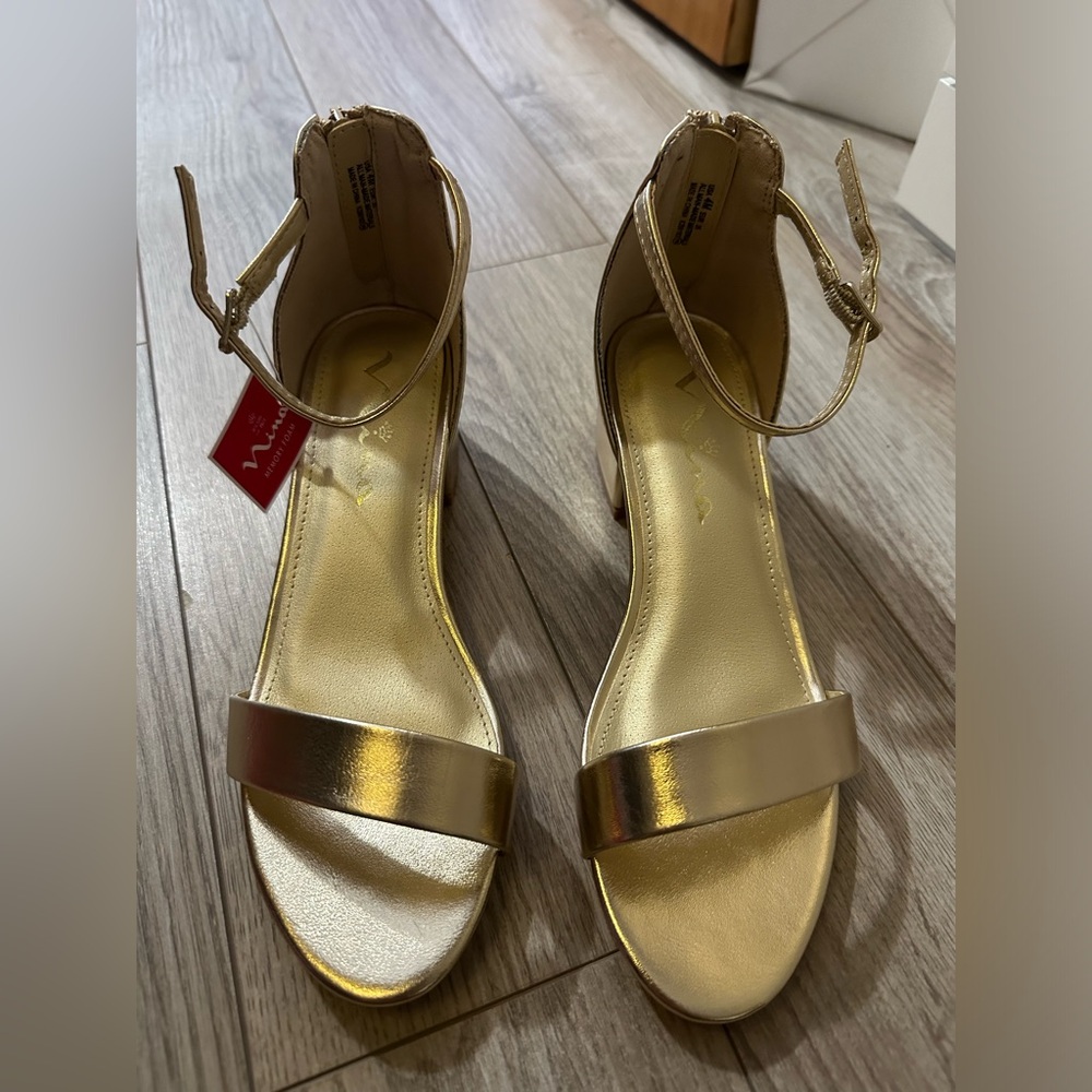 BRAND NEW Nina Girls block heel